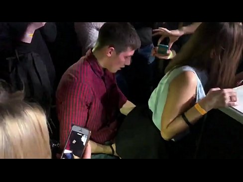 ❤️ Sess reali f'nightclub Russu. Tfajla Russa ta’ 18-il sena fl-anus u l-vaġina fucked f’nightclub ️❌ Porno f'mt.mrvideospornogratis.ru ️❤